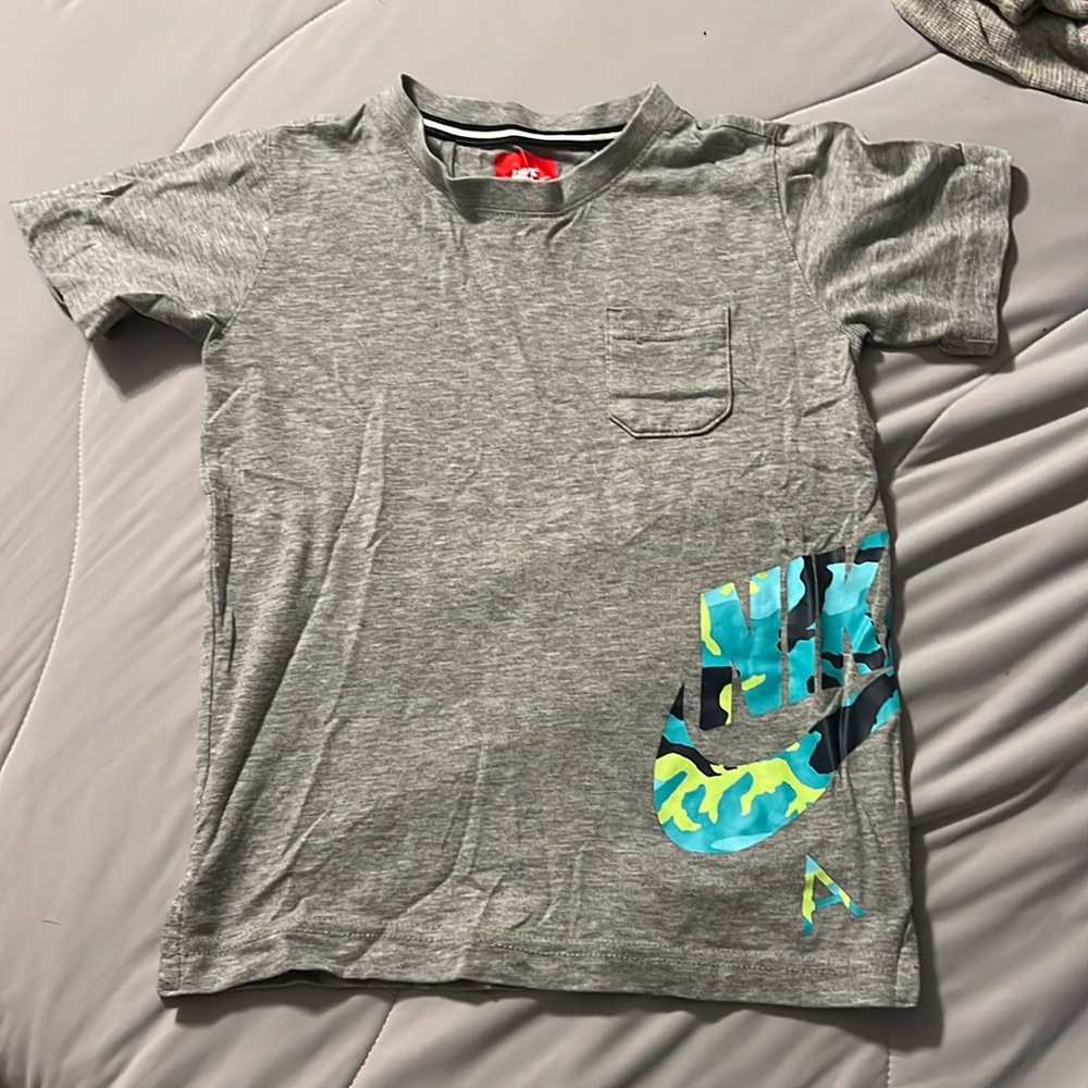 Boys Nike T shirt